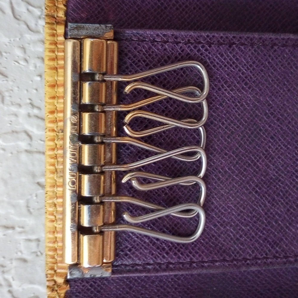 Louis Vuitton Epi Leather Key Wallet - Picture 4 of 8